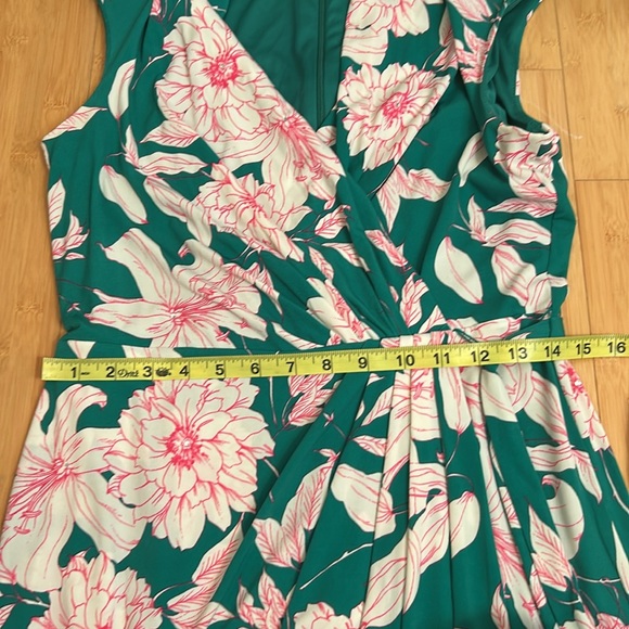 Eliza J Emerald Green and Pink Floral Tie Waist Dress size 10 - Picture 9 of 10